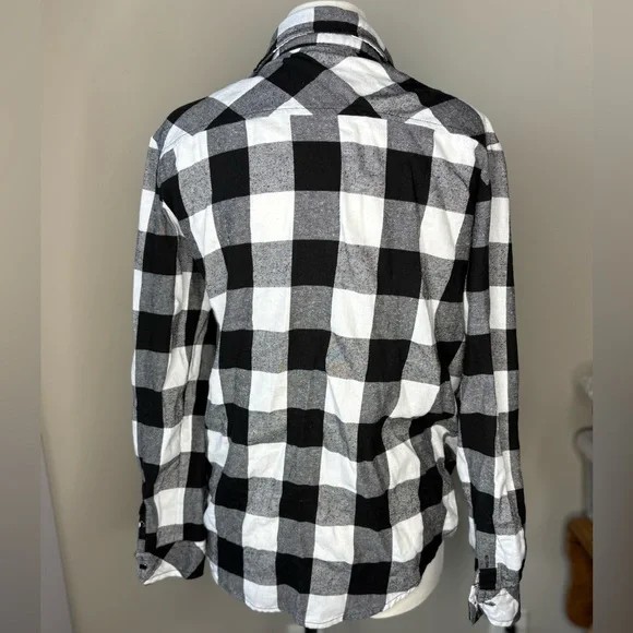 SHEIN Black and White Checkered Top - Picture 4 of 8